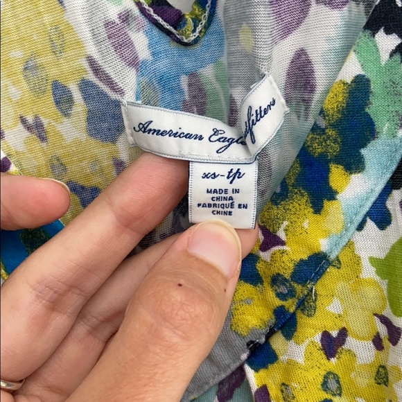 American Eagle floral tank | keyhole back - Picture 5 of 6